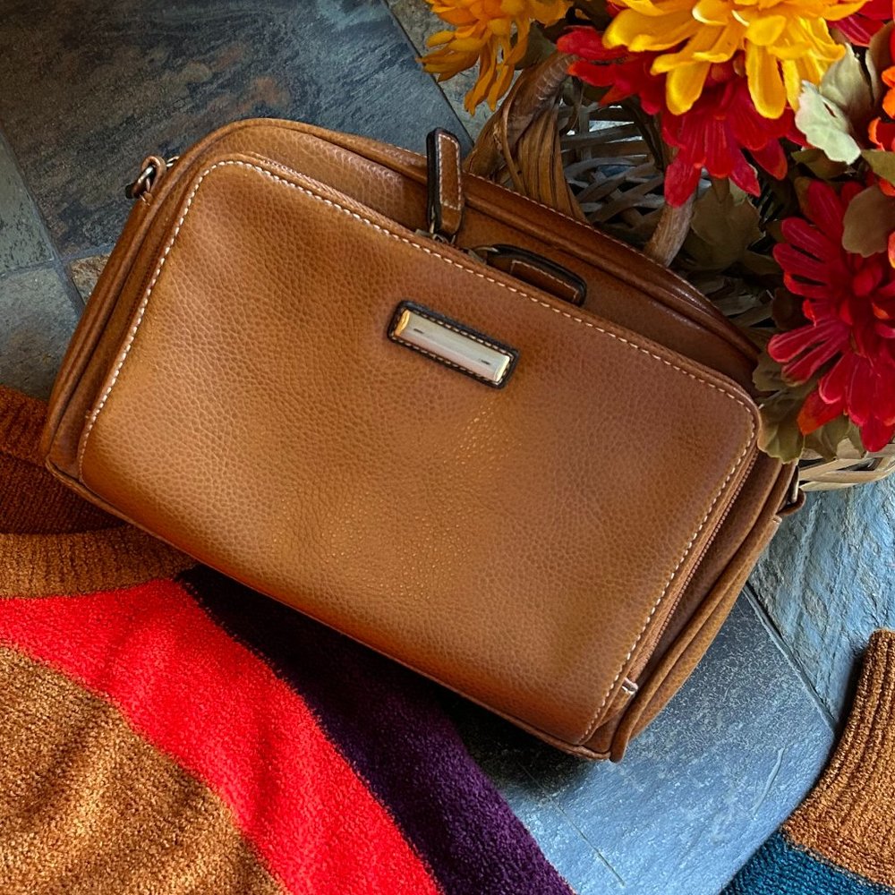 Pebbled Faux Leather Crossbody Bag and Clutch - Picture 3 of 14